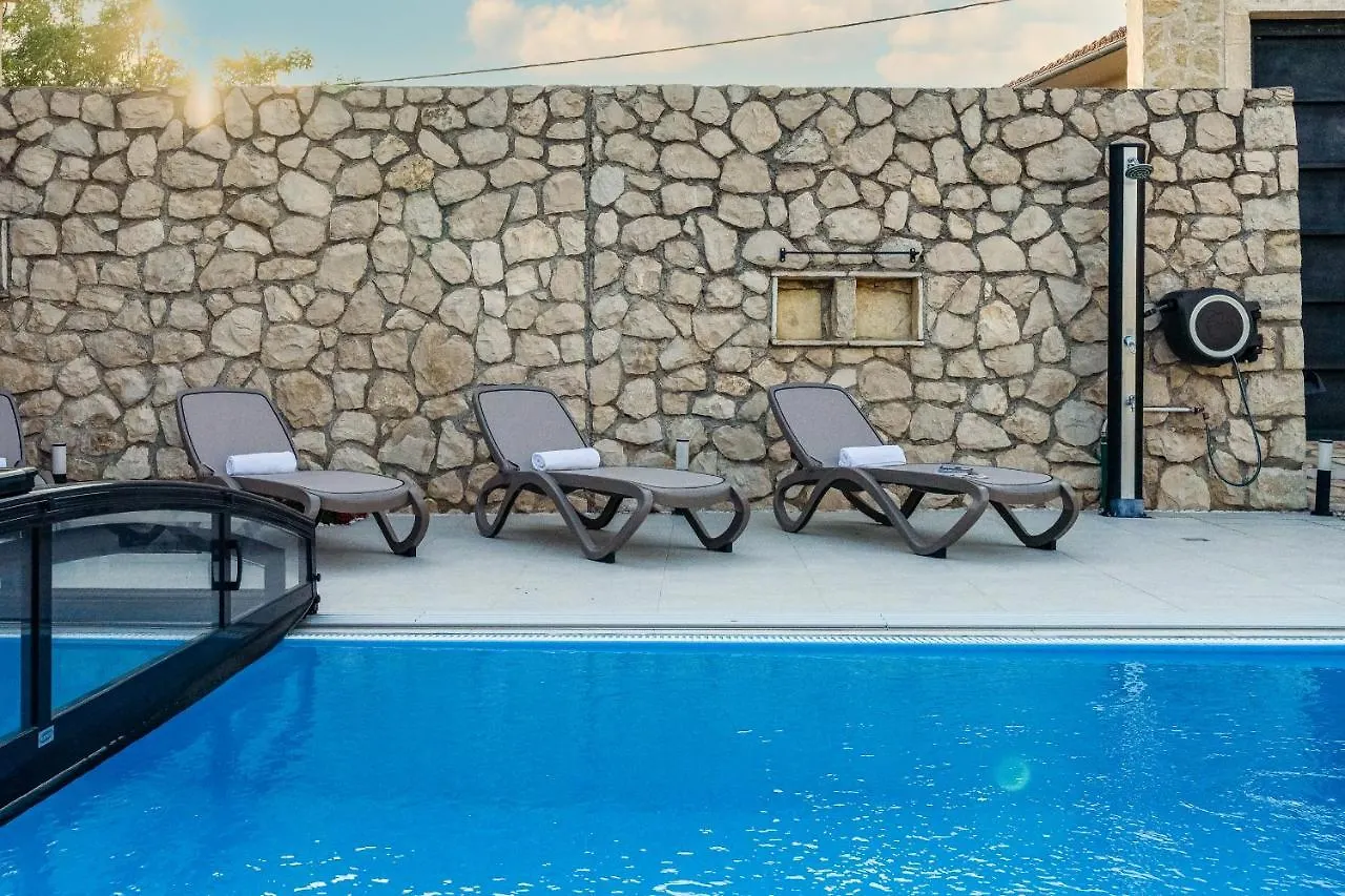 Stone House Apartment Lovinac  Croatia
