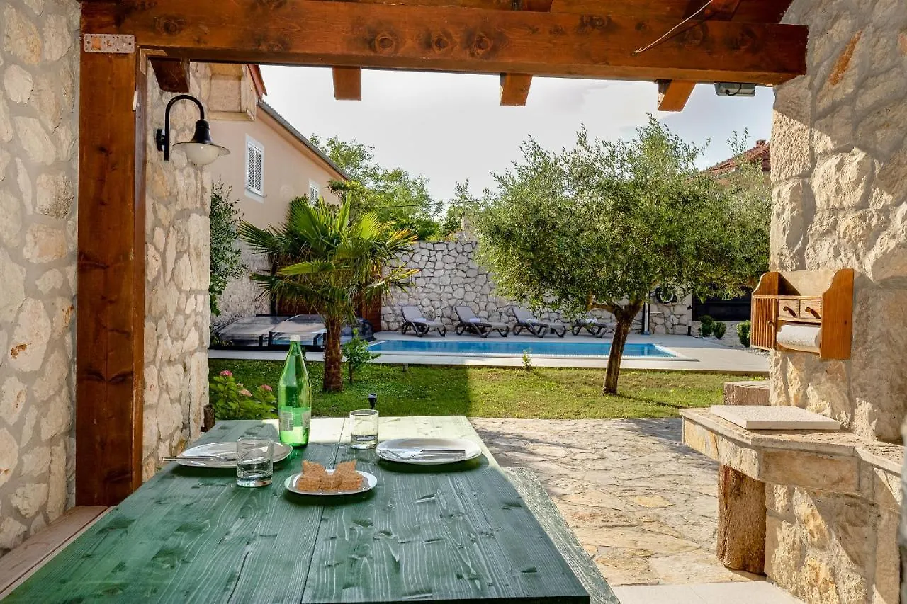 Stone House Apartment Lovinac