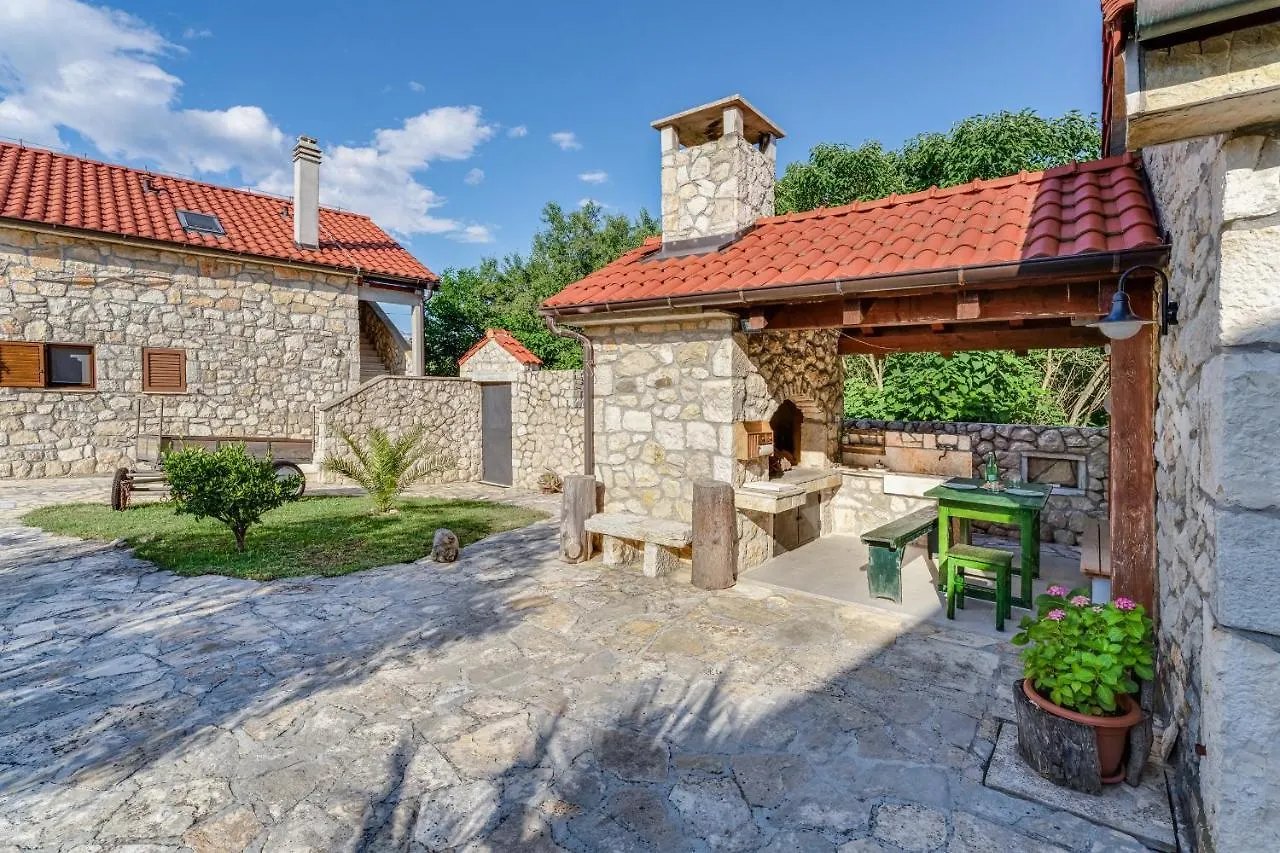 Stone House Apartment Lovinac