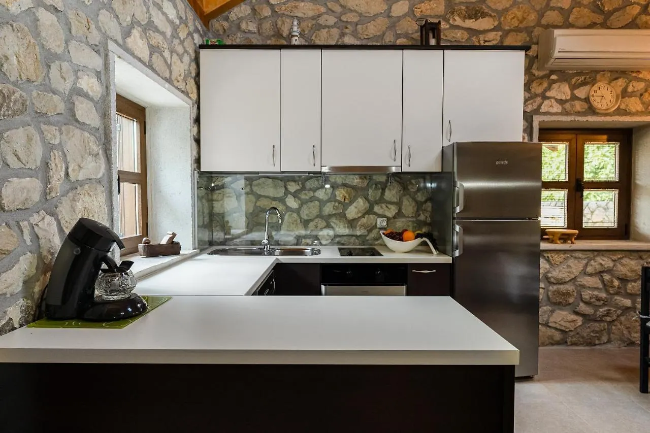 Stone House Apartment Lovinac  0*, Lovinac (Zadar)