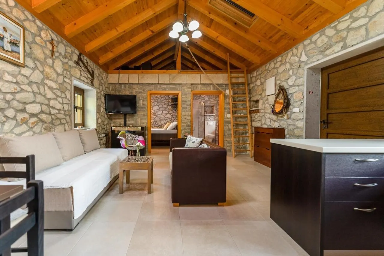Stone House Apartment Lovinac  0*, Lovinac (Zadar)