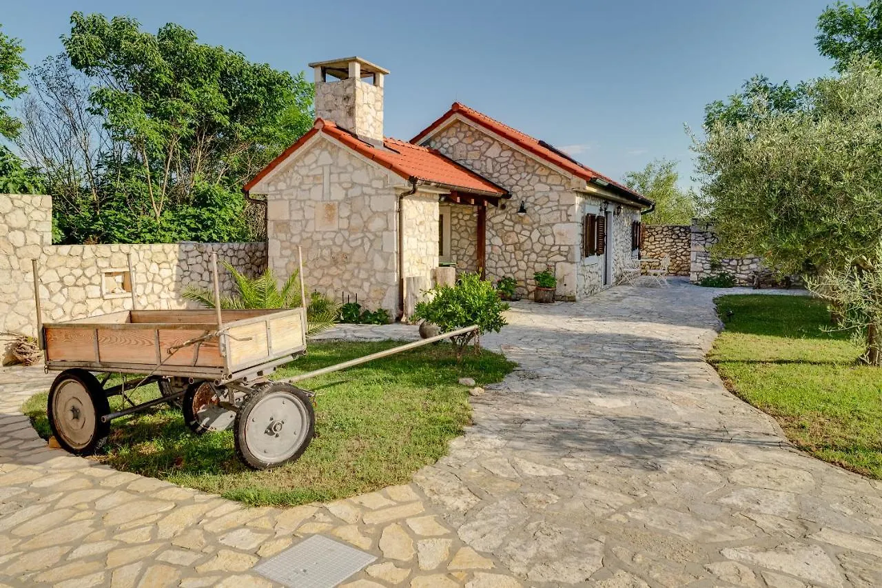 Stone House Apartment Lovinac