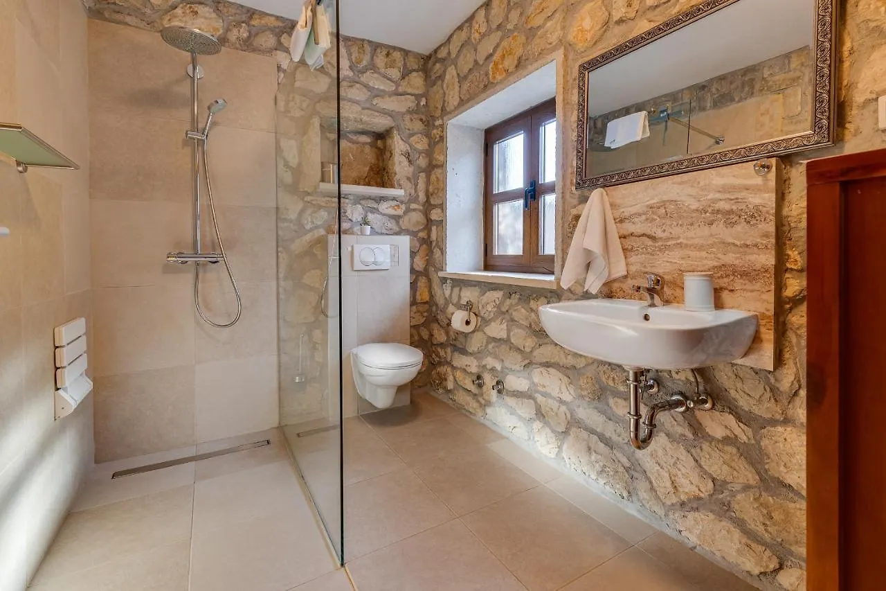 Stone House Apartment Lovinac  Croatia
