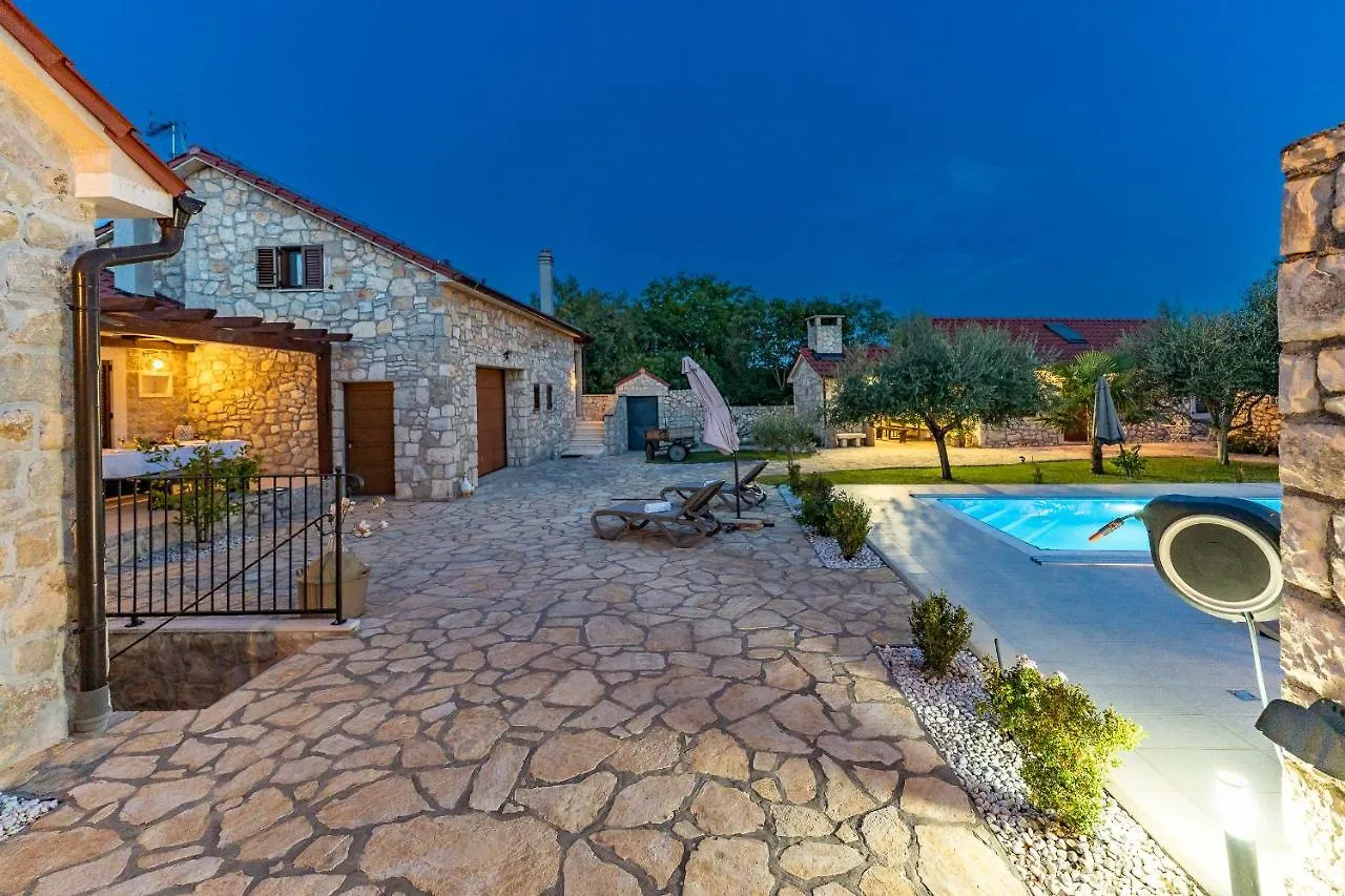 Stone House Apartment Lovinac  Croatia